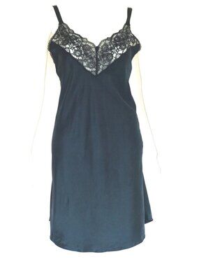 Bronte 1980's Silk Slip Or Nightgown With Lace Bodice - Canada